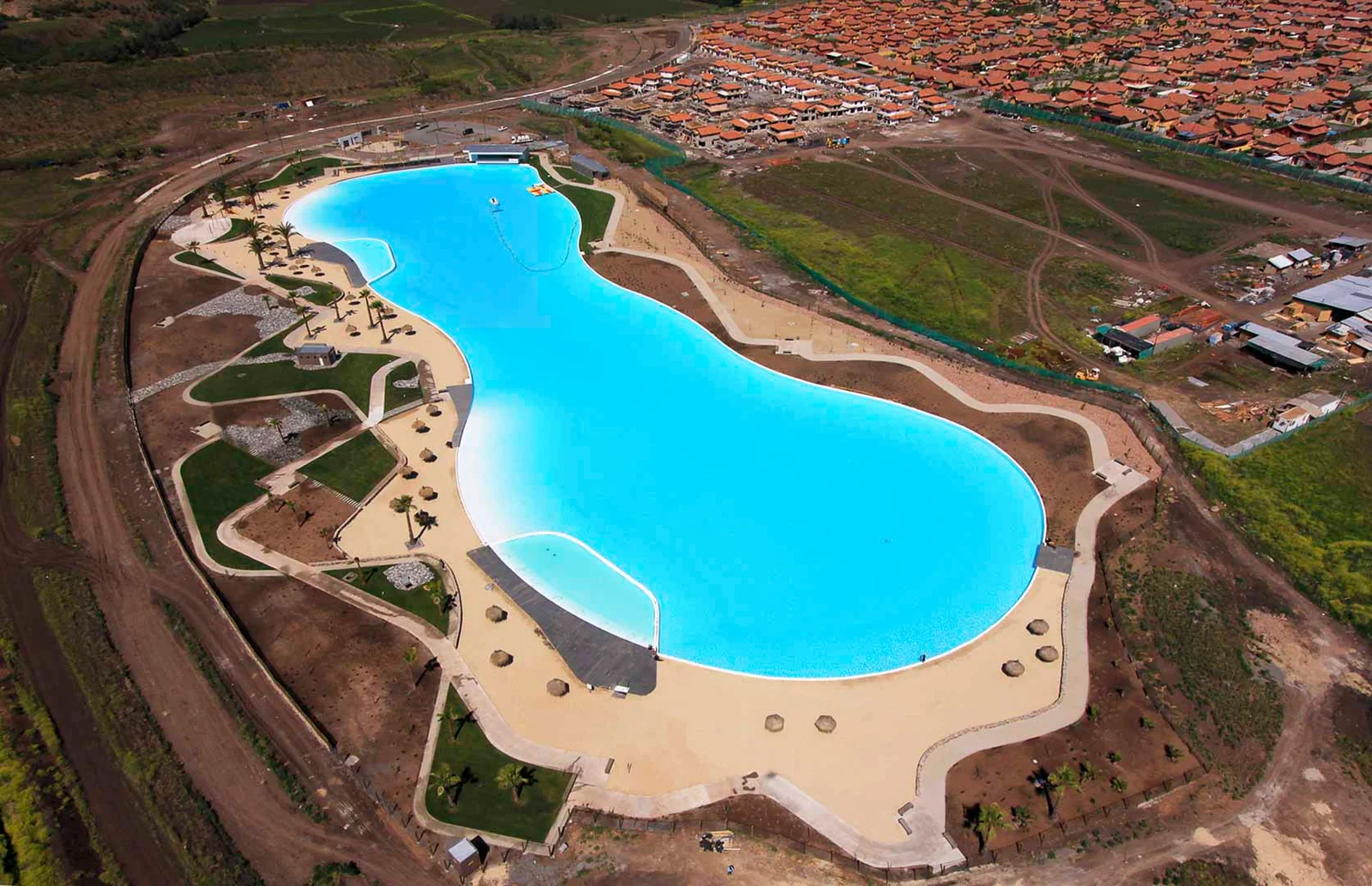 Laguna Ayres de Chicureo, Colina